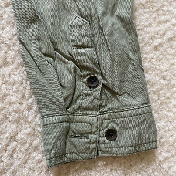 Target Army Green Button down - Picture 7 of 7